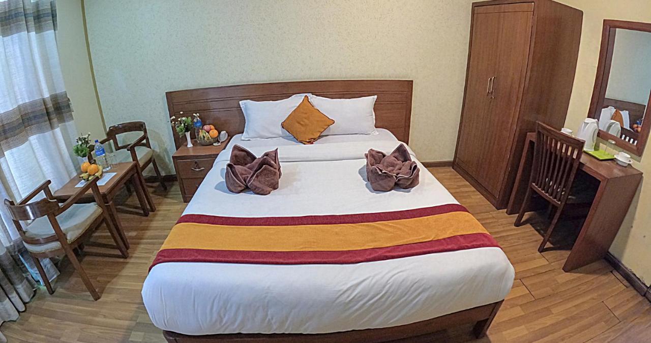 Royal Kings Hotel Kathmandu Exterior foto