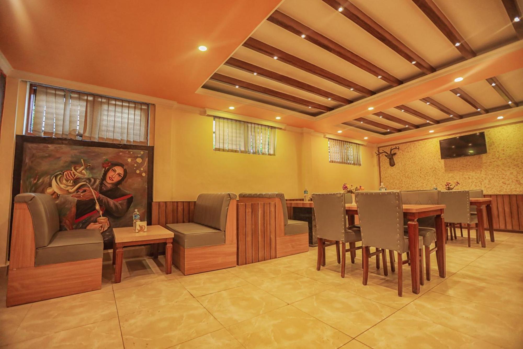 Royal Kings Hotel Kathmandu Exterior foto